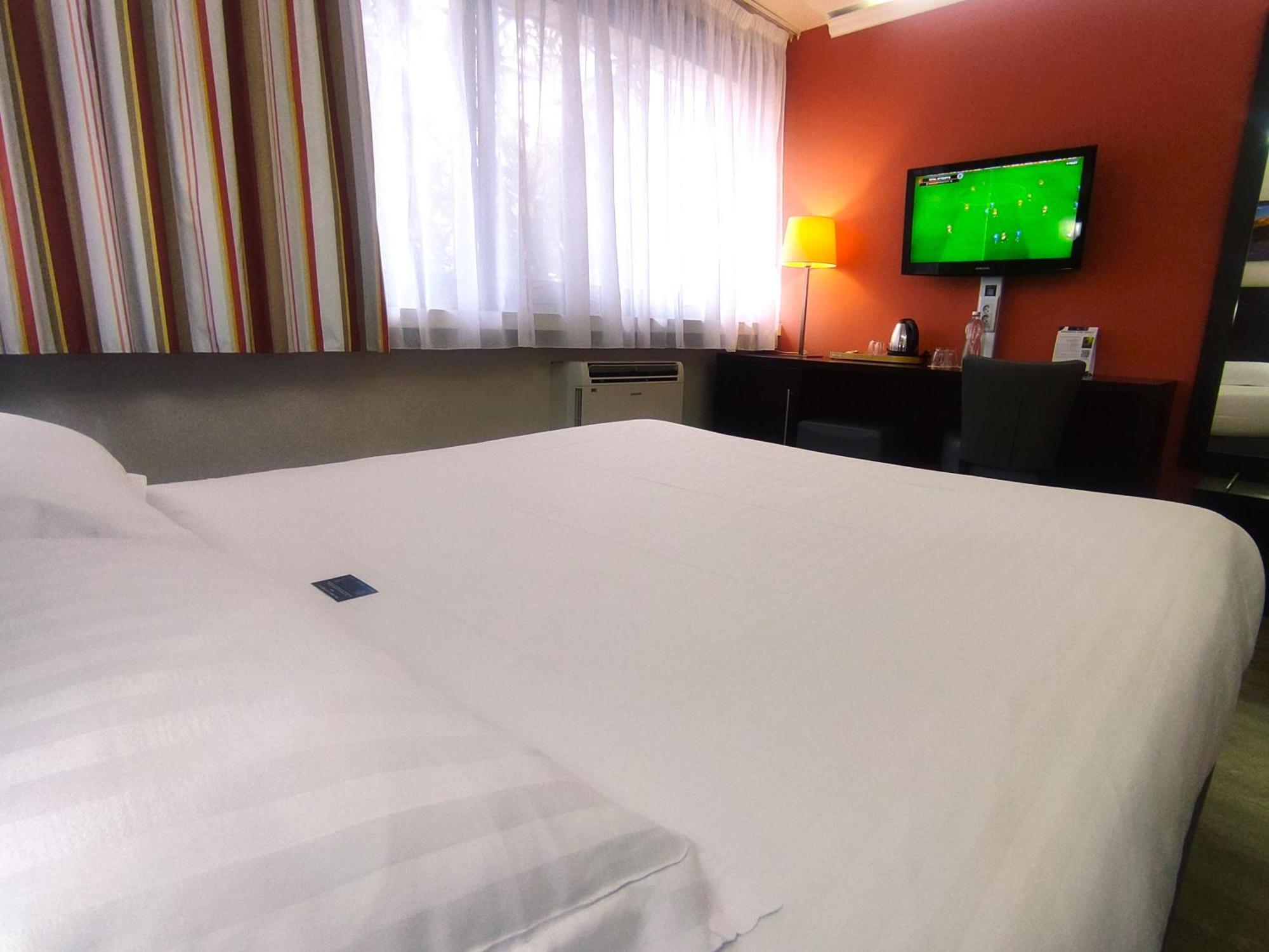Contact Hotel Be Guest Limoges Sud Εξωτερικό φωτογραφία